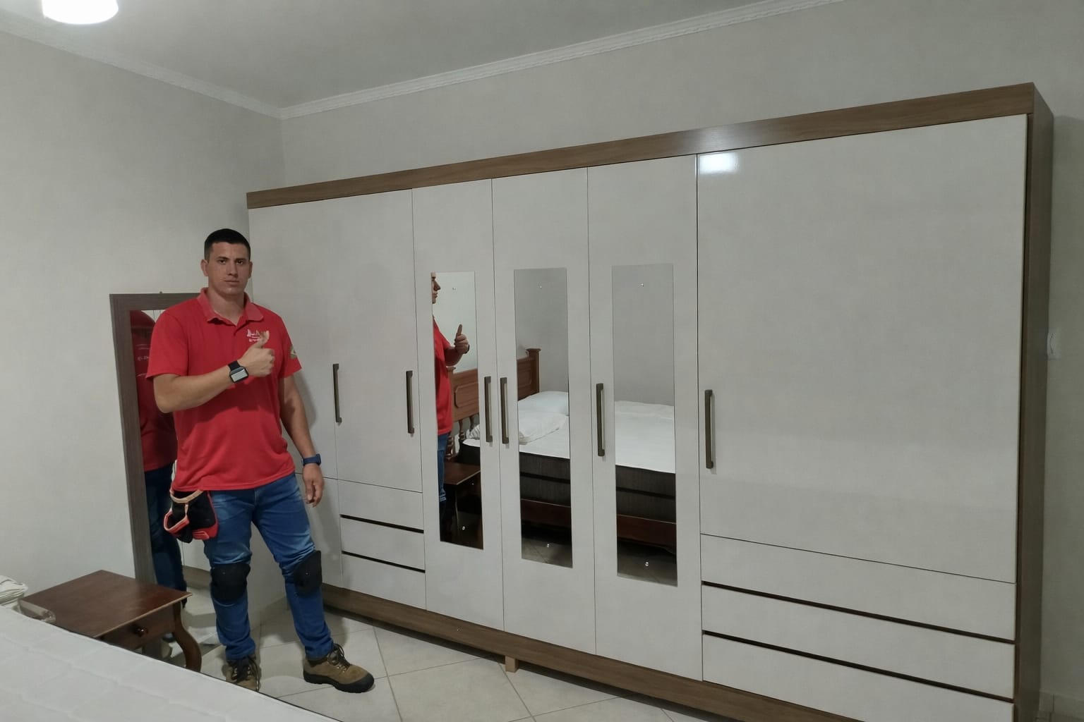 Montagem de Guarda-Roupa Casal